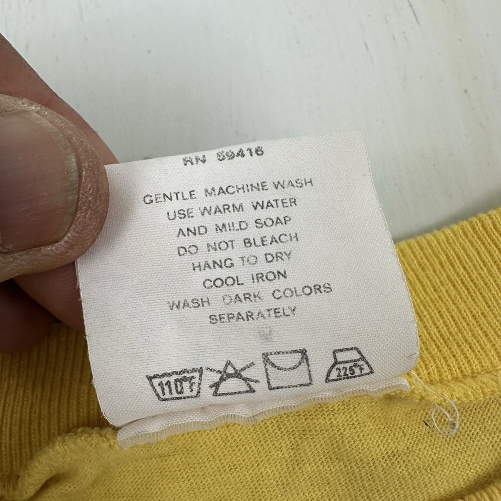 Rare VTG 80s Generra Boxy Crop Fit T Shirt Men Medium Hypercolor Yellow Spellout - Picture 5 of 11